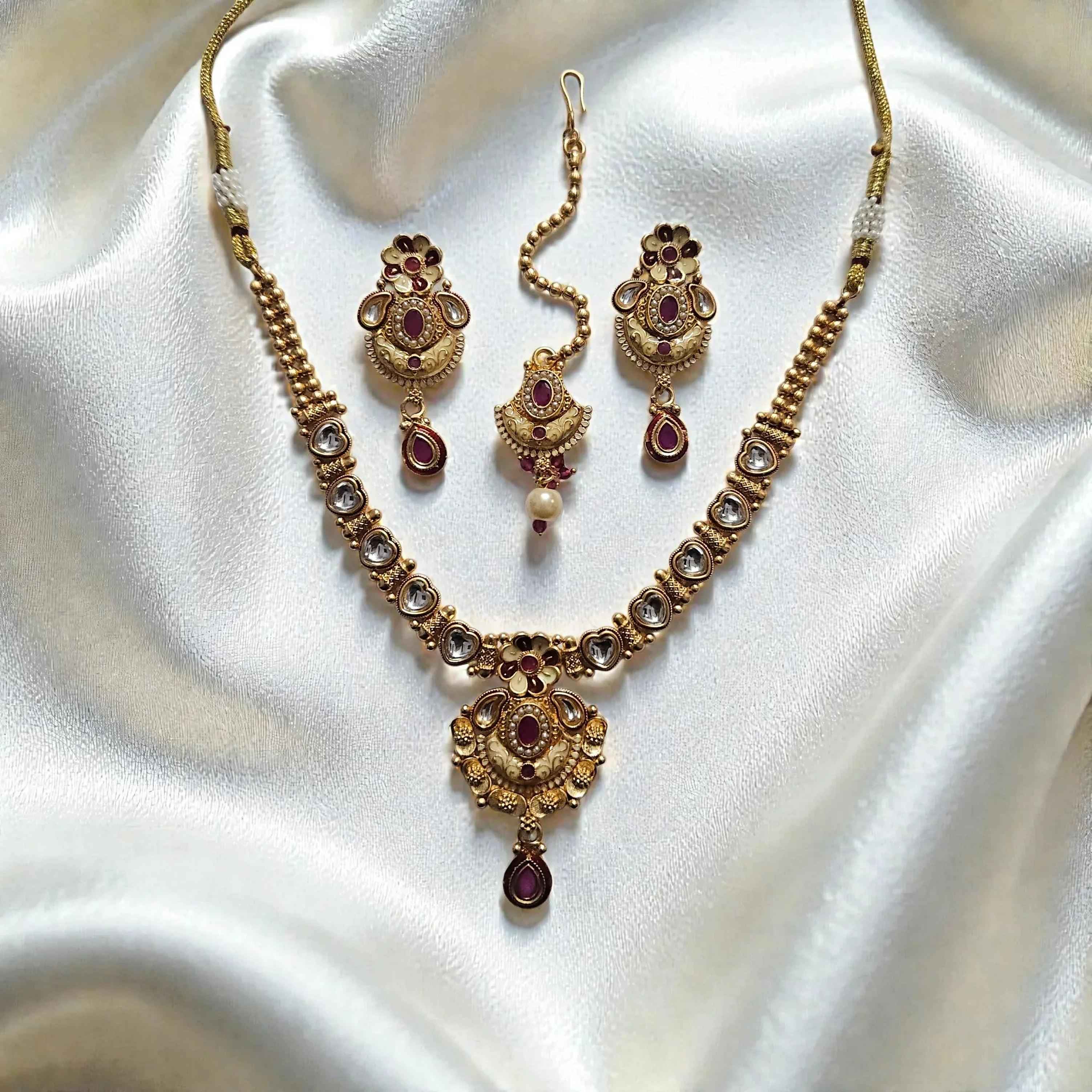Antique Gold Plated Kundan Necklace Set with Earrings & Maang Tikka
