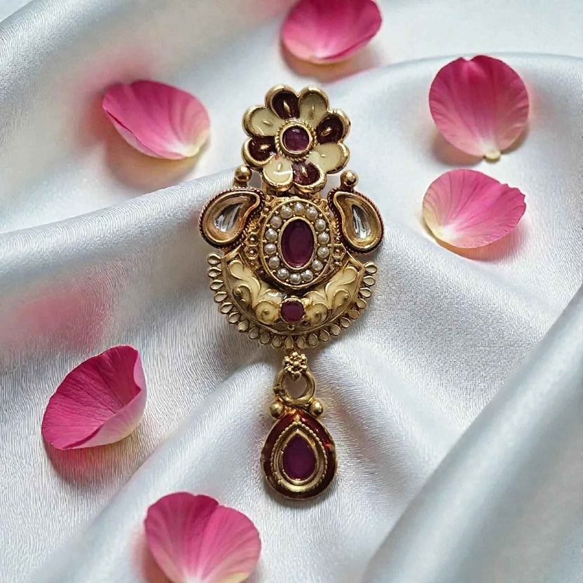 Antique Gold Plated Kundan Necklace Set with Earrings & Maang Tikka