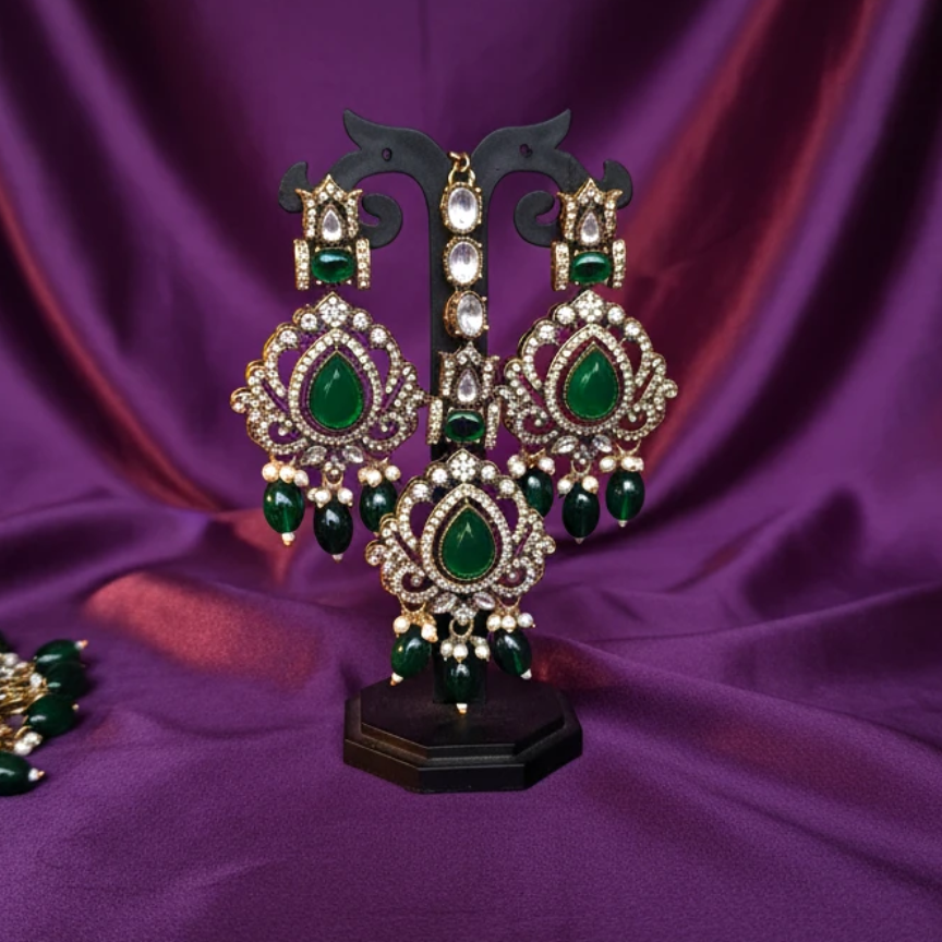 Shangri Green Kundan-Style Necklace Set with Earrings & Maang Tikka