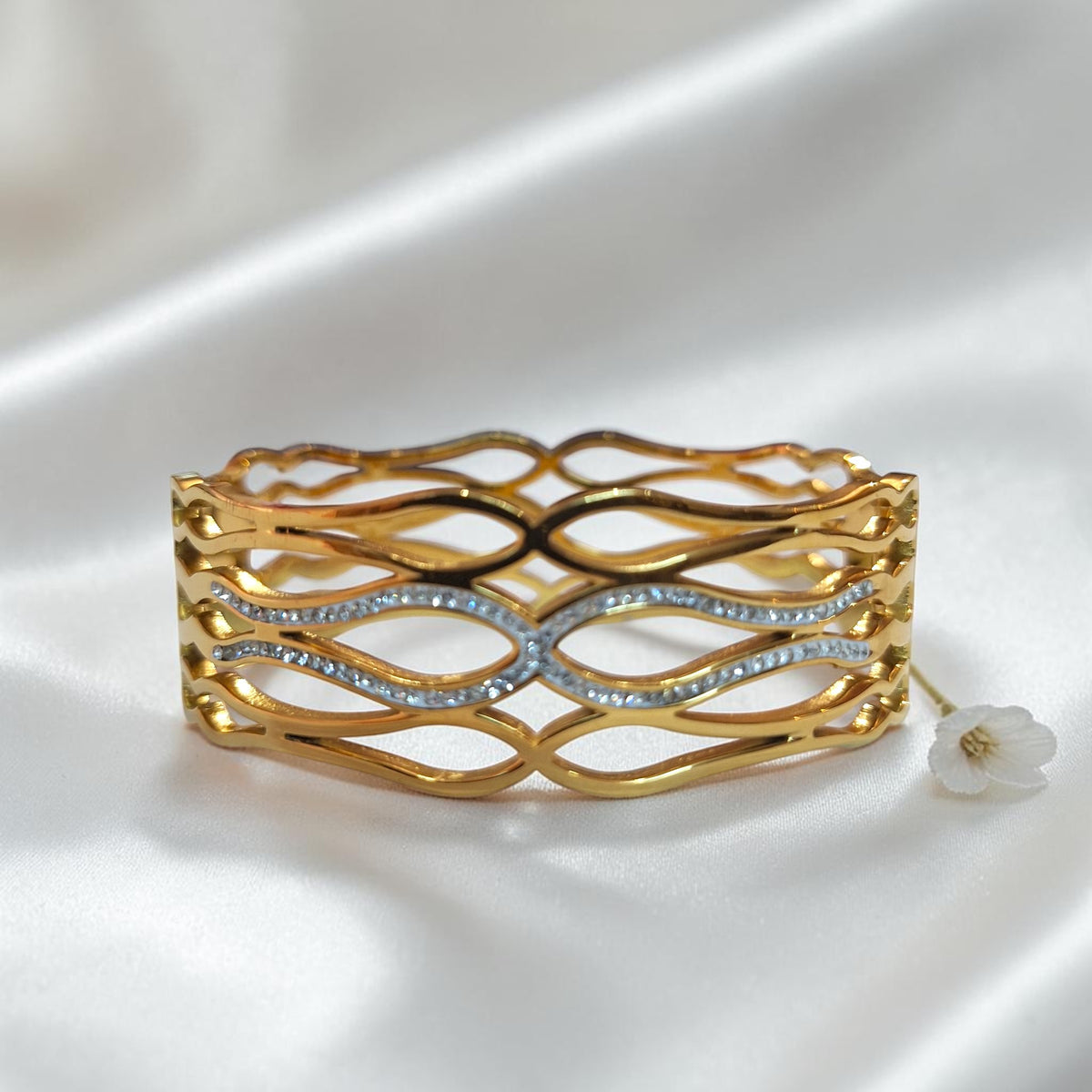 Shangri Elegant Gold-Tone Wave Pattern Bracelet