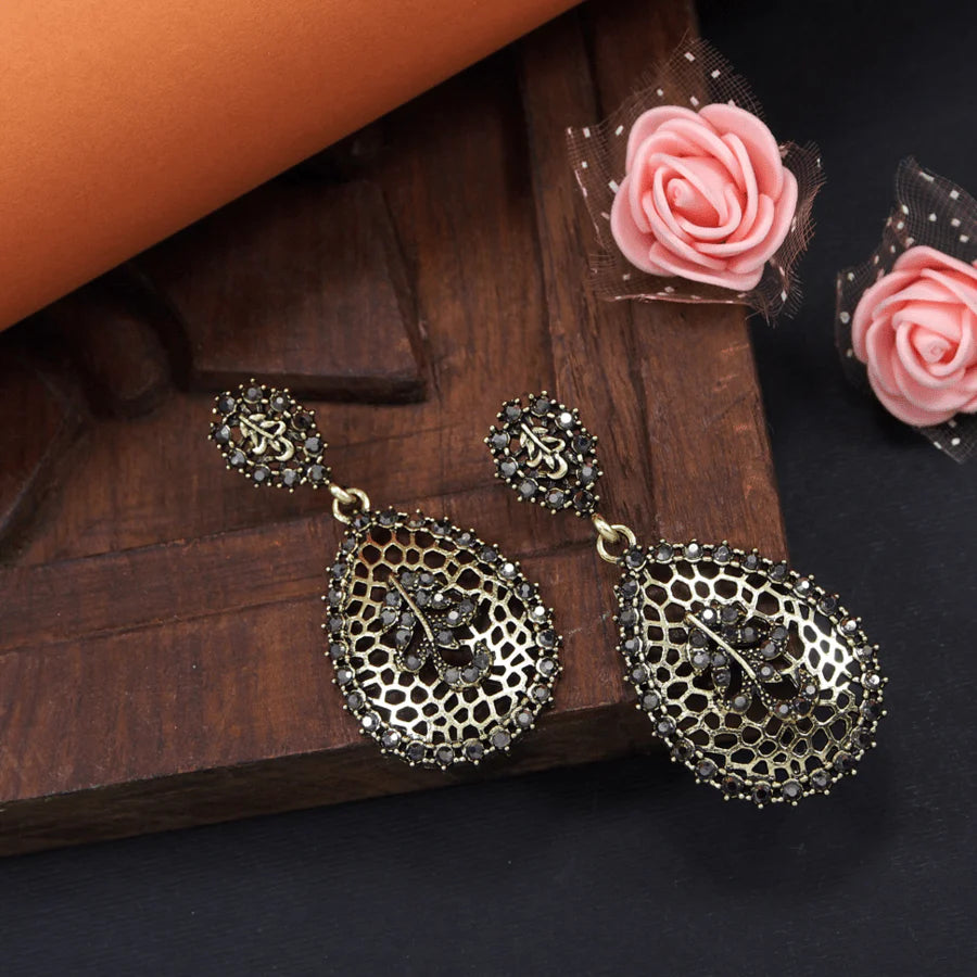 Antique Gold / Silver Plated Rustic Tear Drop Shaped Dangle Earrings