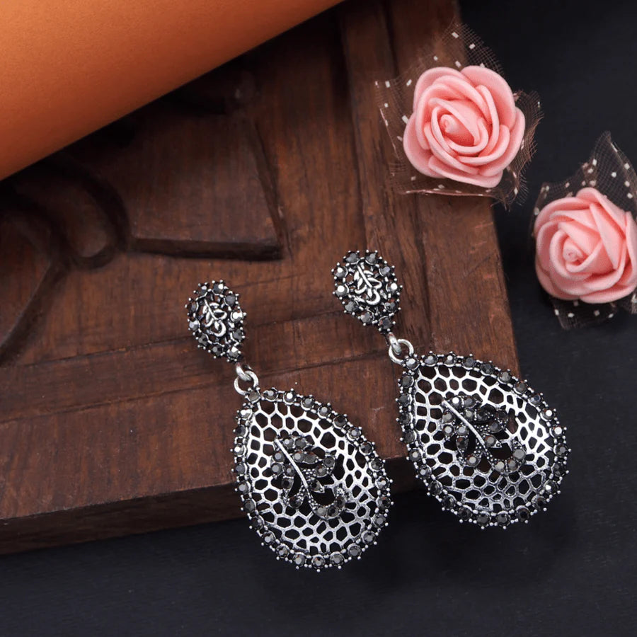 Antique Gold / Silver Plated Rustic Tear Drop Shaped Dangle Earrings