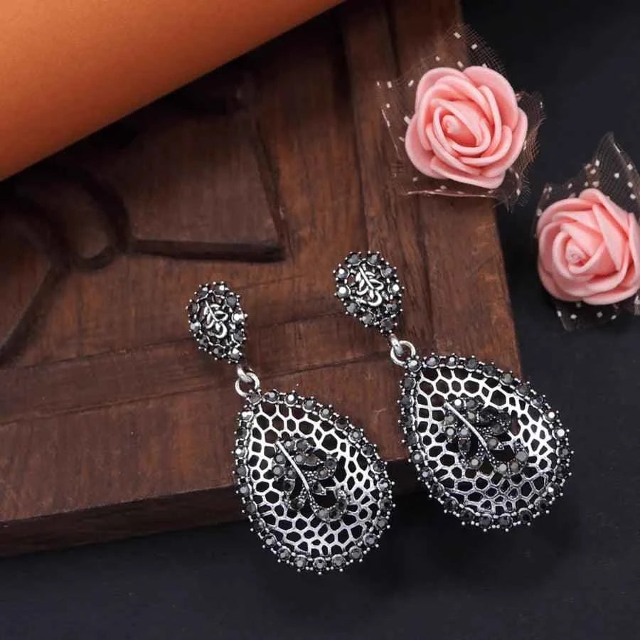 Antique Gold / Silver Plated Rustic Tear Drop Shaped Dangle Earrings