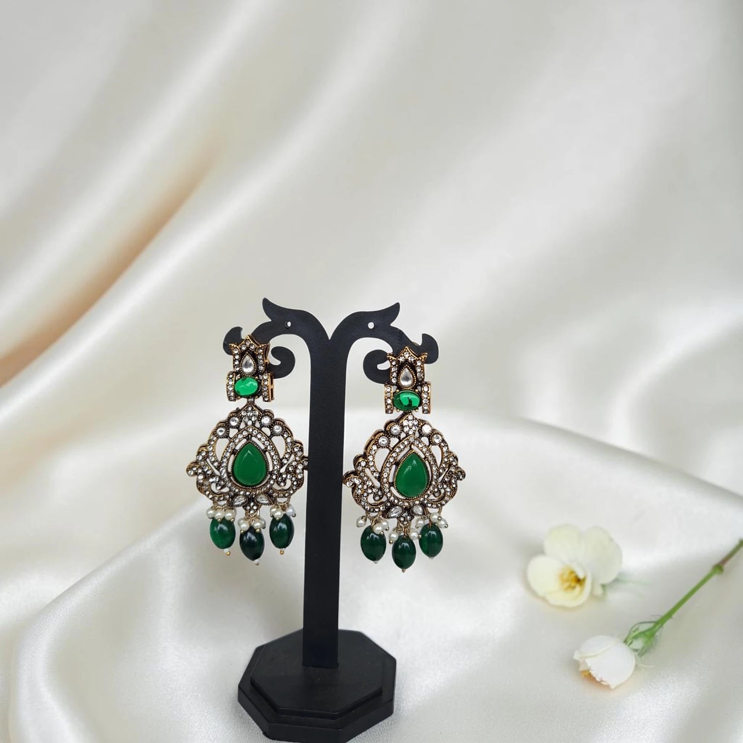 Shangri Green Kundan-Style Necklace Set with Earrings & Maang Tikka
