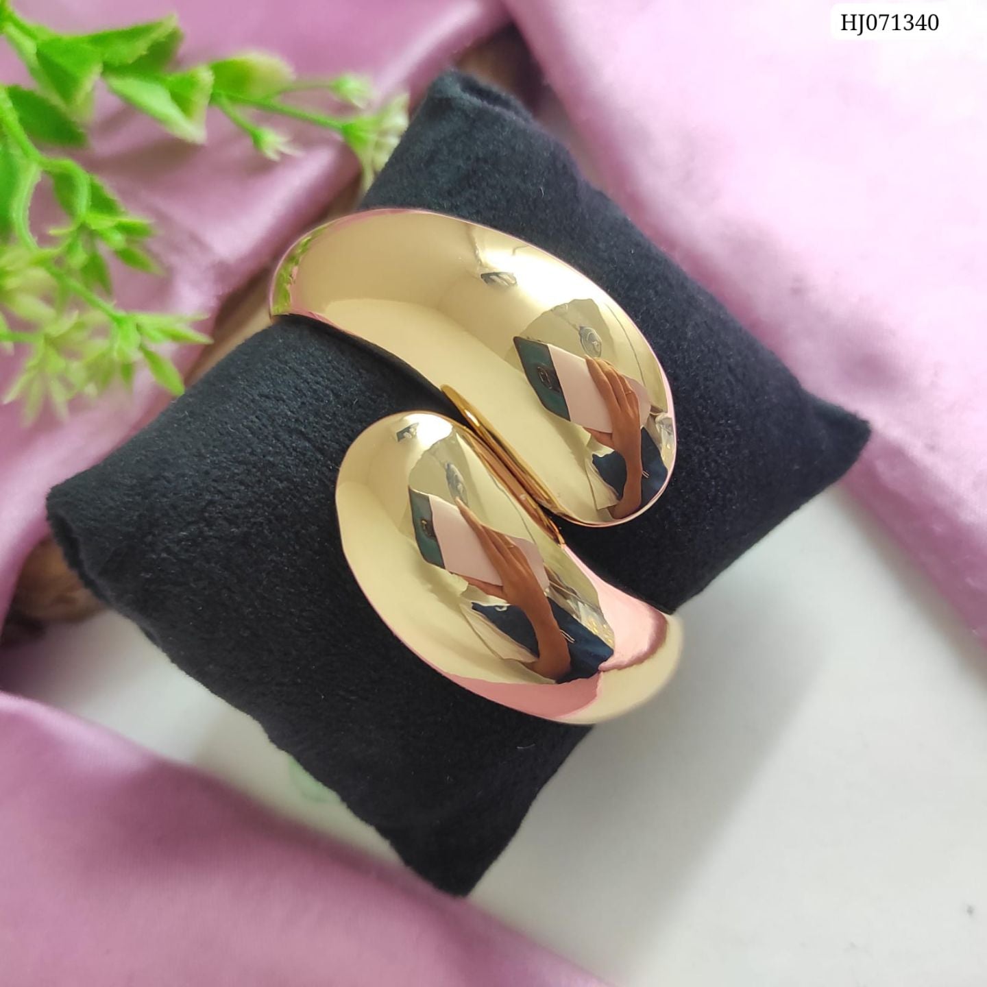 Anti-Tarnish Mirror Finish Gold Adjustable Kada for Women